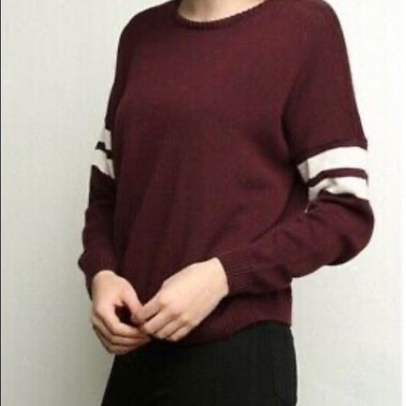 GENTLY USED Brandy Melville Sweater - Picture 2 of 4